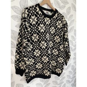 American Portrait Vintage Sweater, Size L